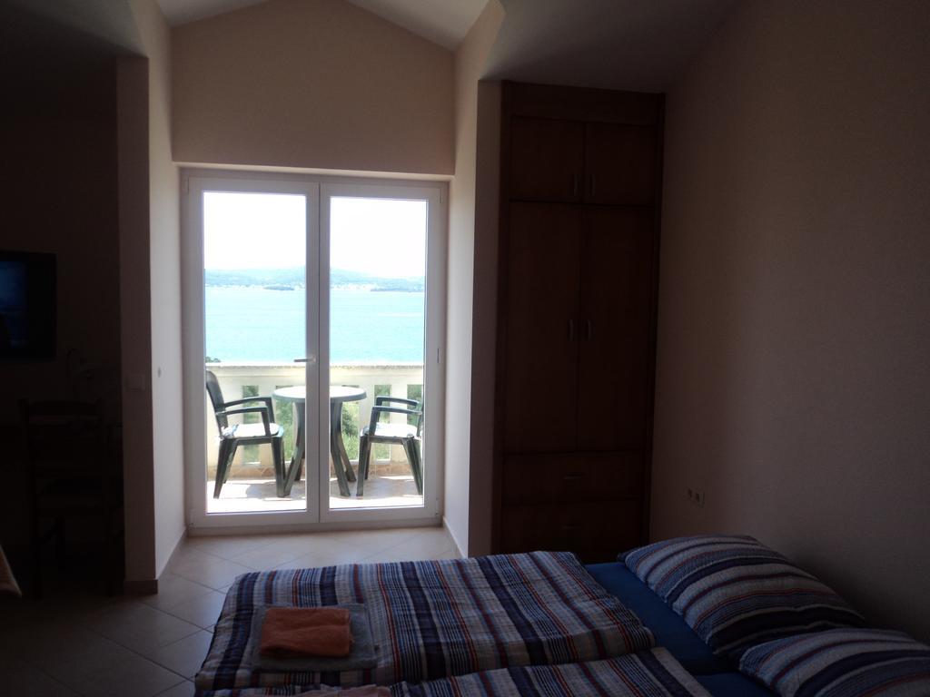 Apartments Delfini Sveti Filip i Jakov Quarto foto